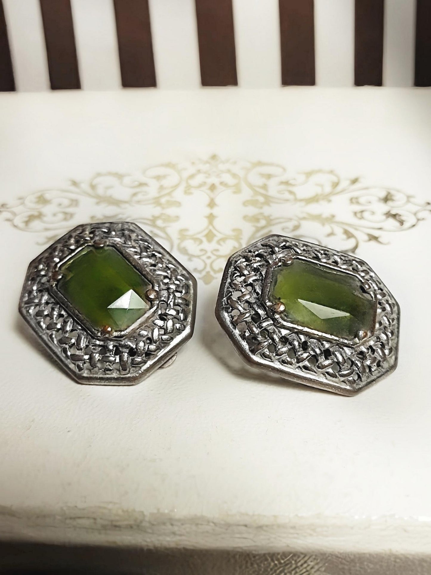 Art Deco 1920s Vintage Green Rhinestone Earrings Clip On Basket Weave