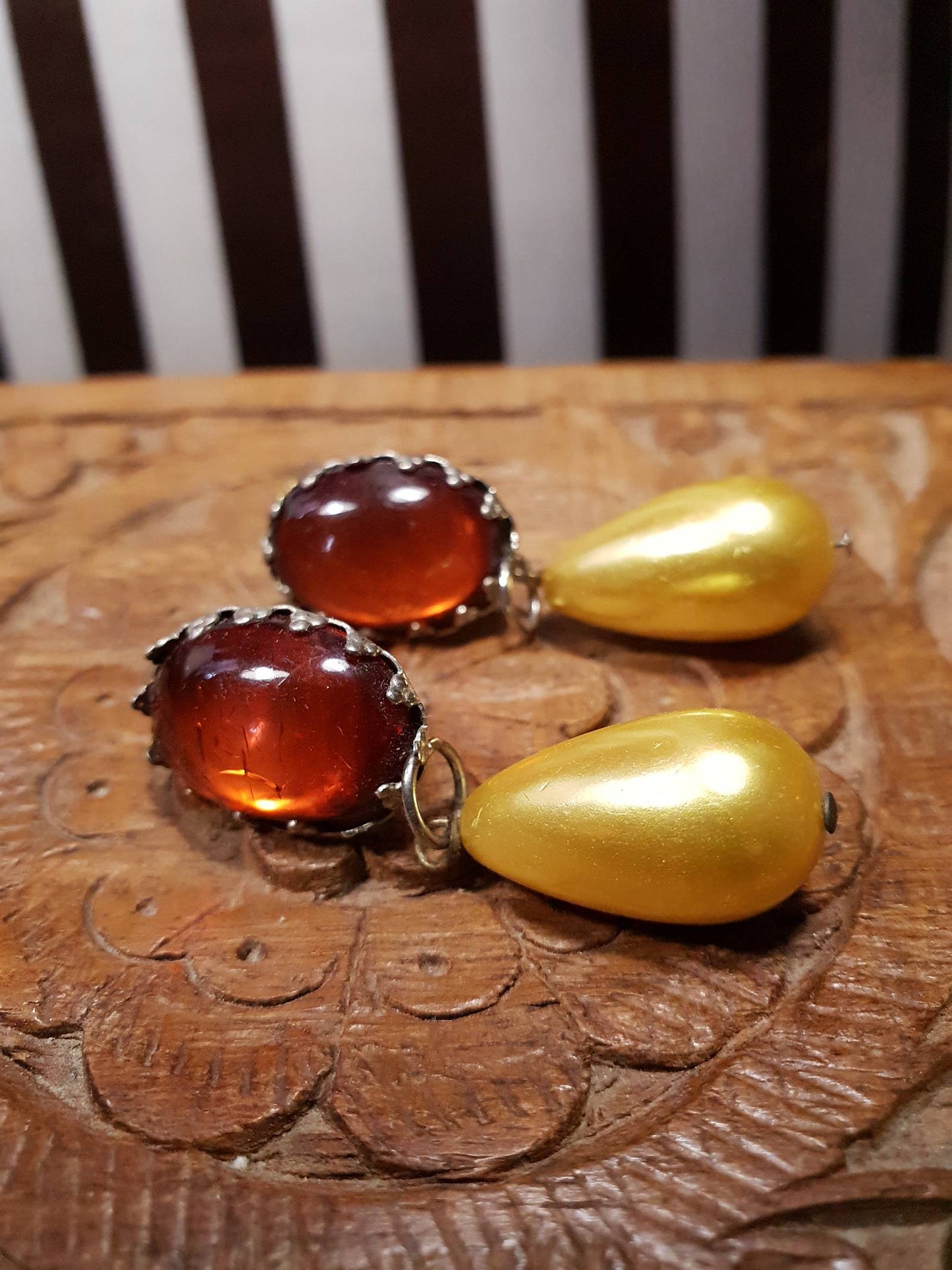 Vintage 1950s Faux Pearl Earrings Dangle Drop Crackle Glass Clip-On Orange Yellow