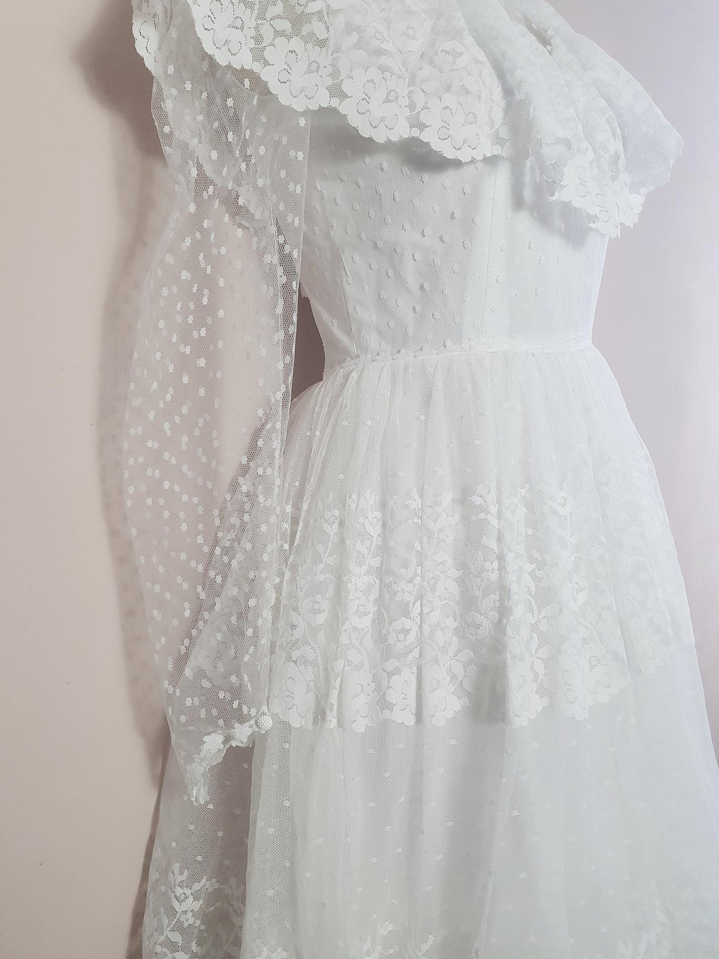 Vintage 1970s Pronuptia De Paris White Lace Fairy Tale Wedding Dress - Size 8