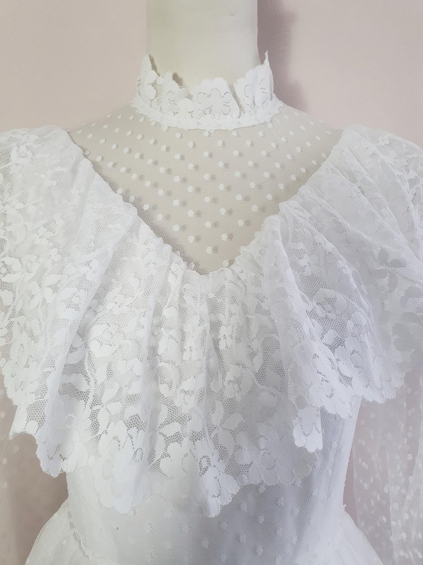 Vintage 1970s Pronuptia De Paris White Lace Fairy Tale Wedding Dress - Size 8