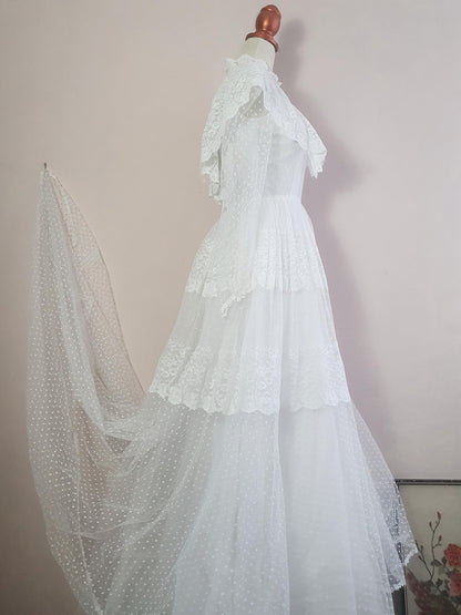 Vintage 1970s Pronuptia De Paris White Lace Fairy Tale Wedding Dress - Size 8