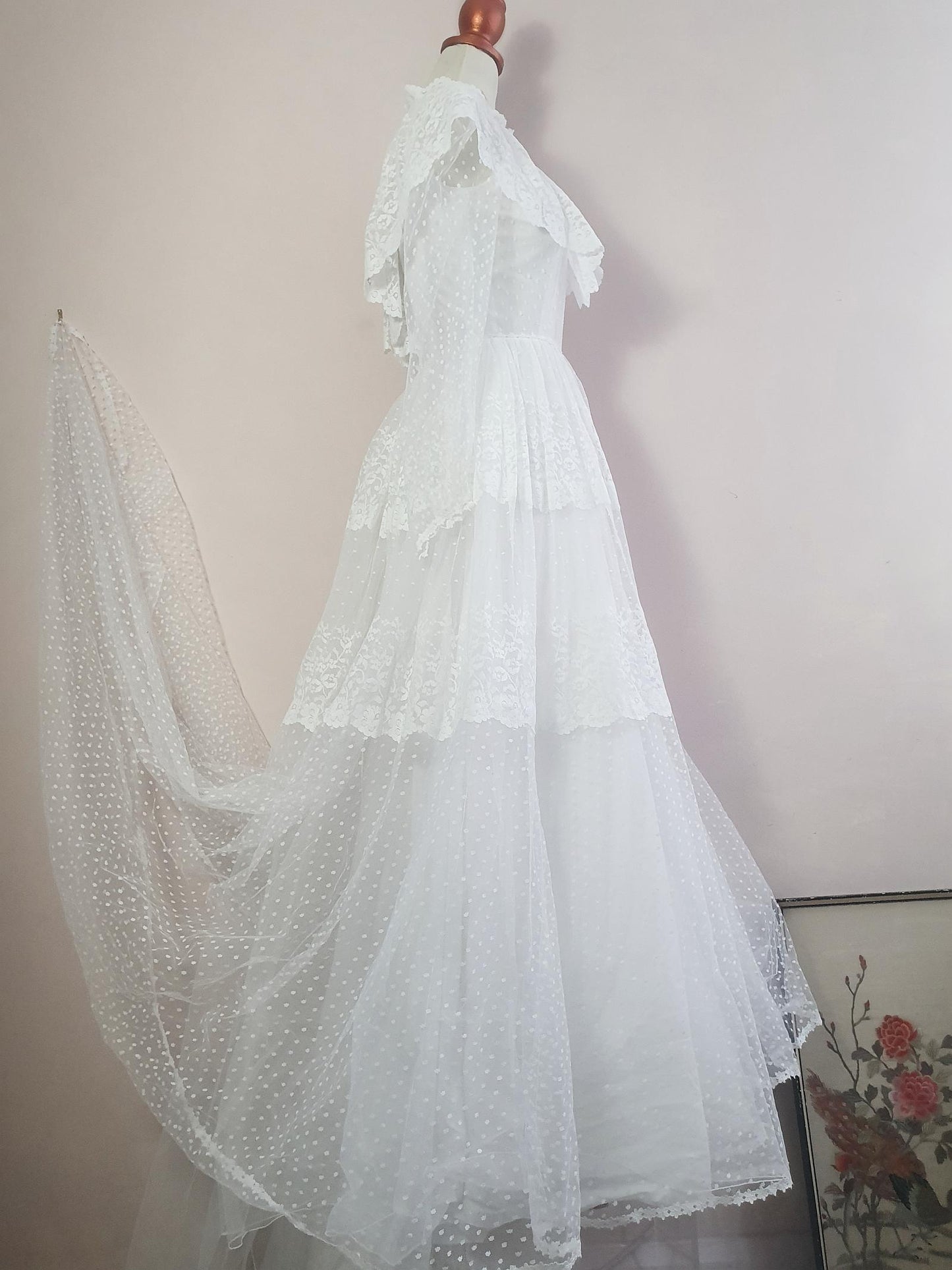 Vintage 1970s Pronuptia De Paris White Lace Fairy Tale Wedding Dress - Size 8