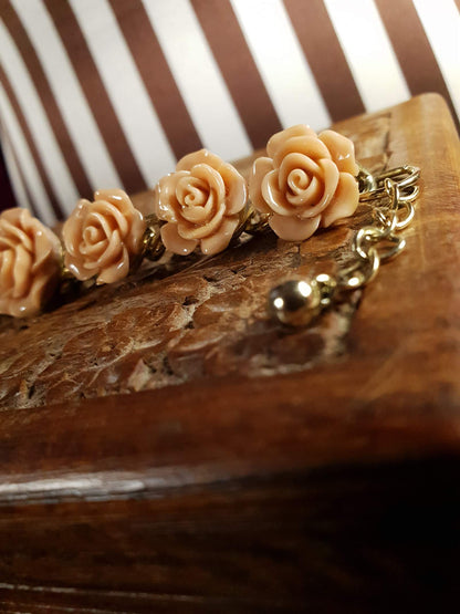 Vintage 1970s Resin Rose Bracelet Beige Peach Gold Tone