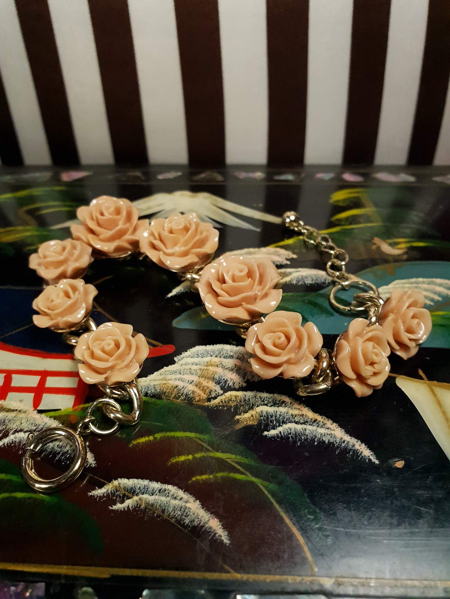 Vintage 1970s Resin Rose Bracelet Beige Peach Gold Tone