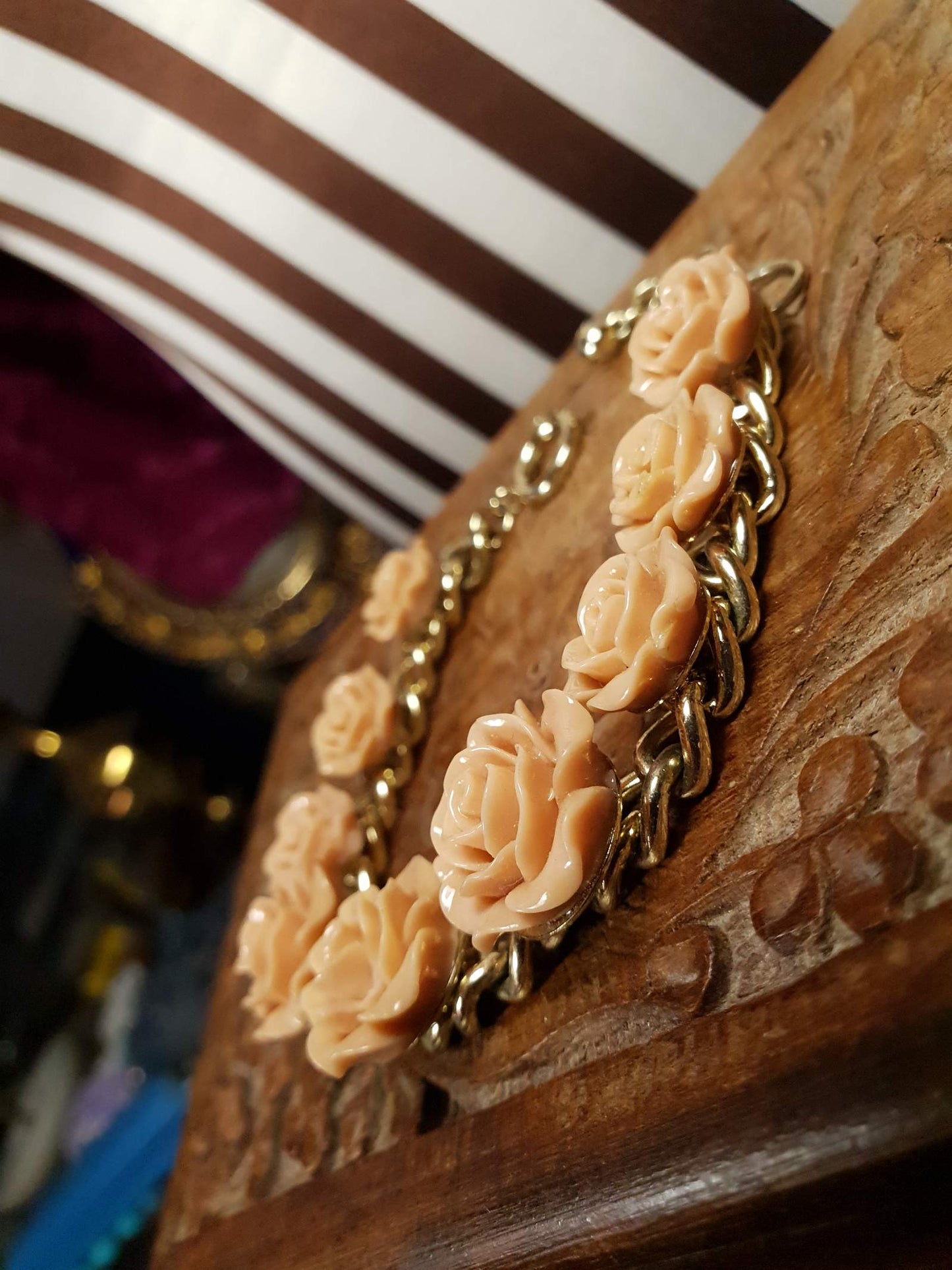 Vintage 1970s Resin Rose Bracelet Beige Peach Gold Tone