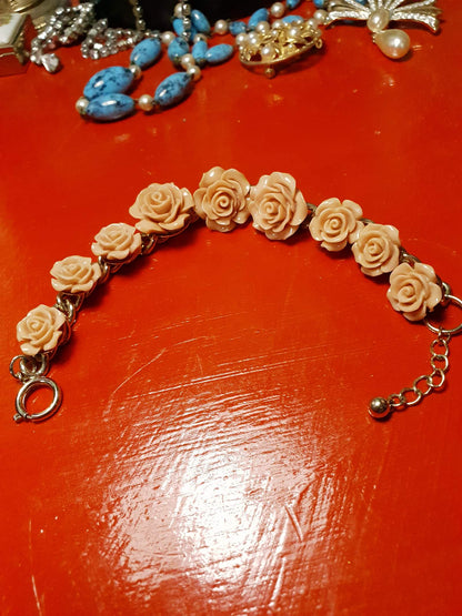 Vintage 1970s Resin Rose Bracelet Beige Peach Gold Tone