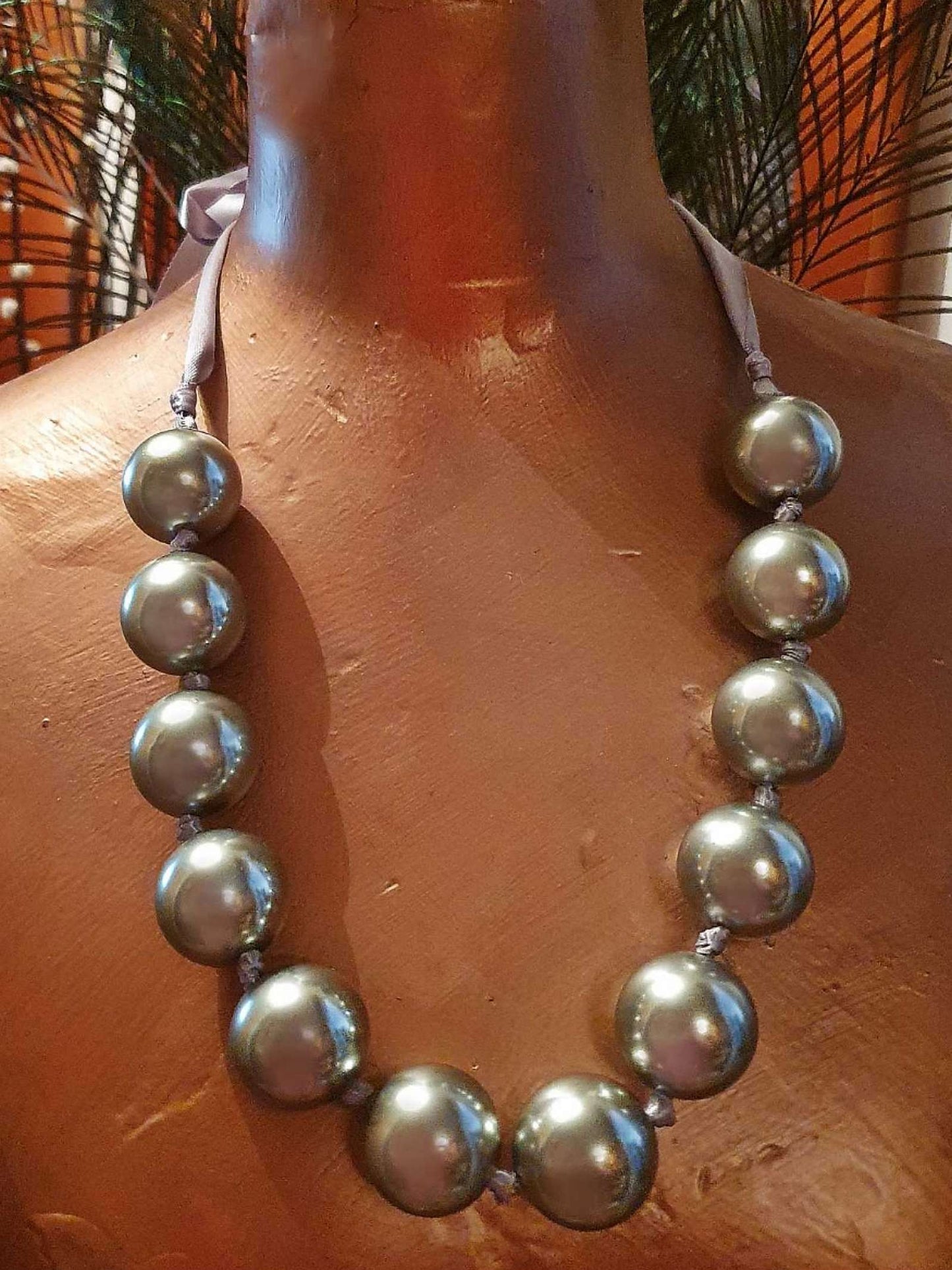 Vintage 90s Faux Pearl Necklace Silver Grey Statement Ribbon