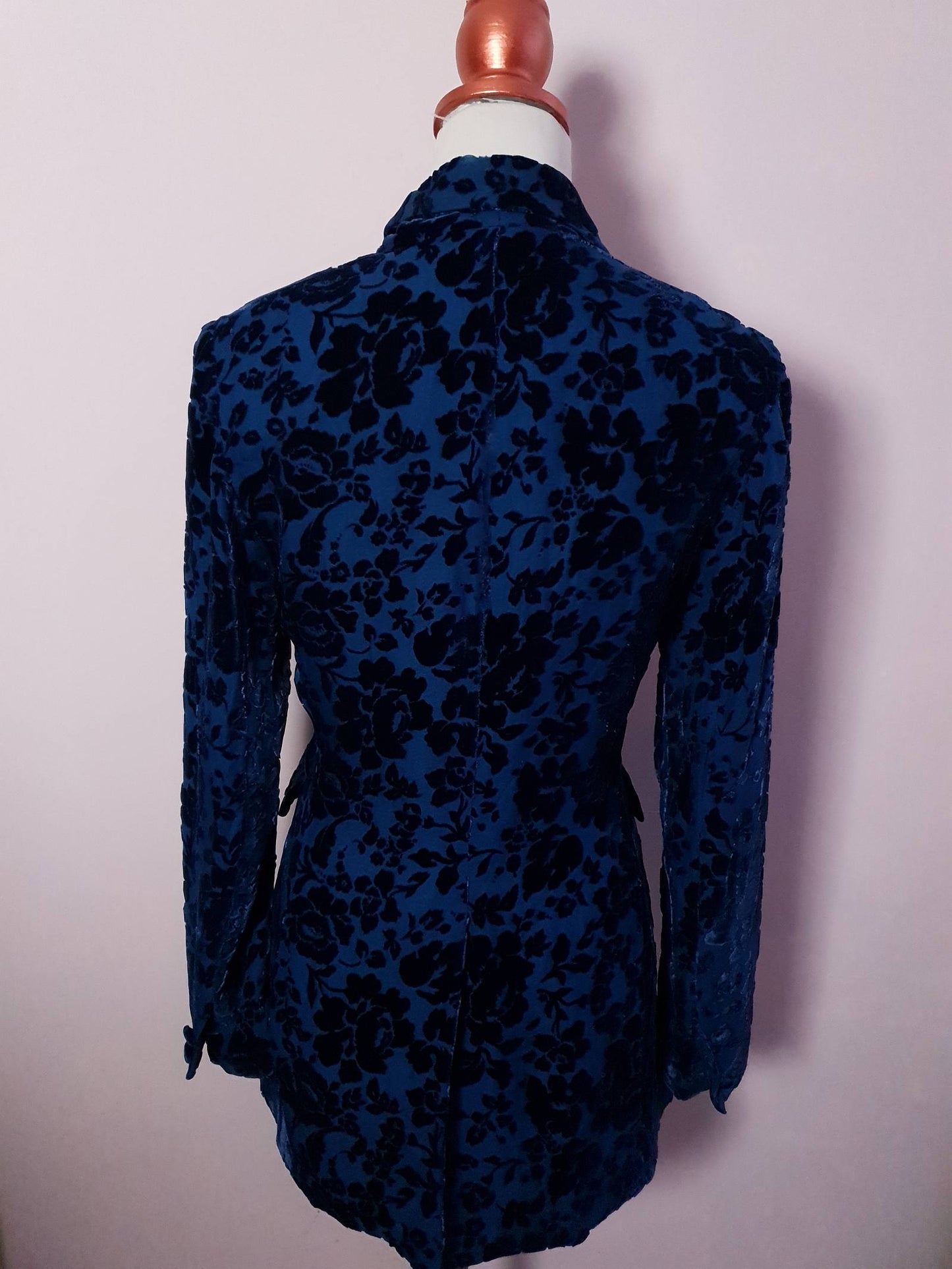 English Classics - Beautiful Laura Ashley Blue Flower & Leaf Flock Silk Jacket - Size 8