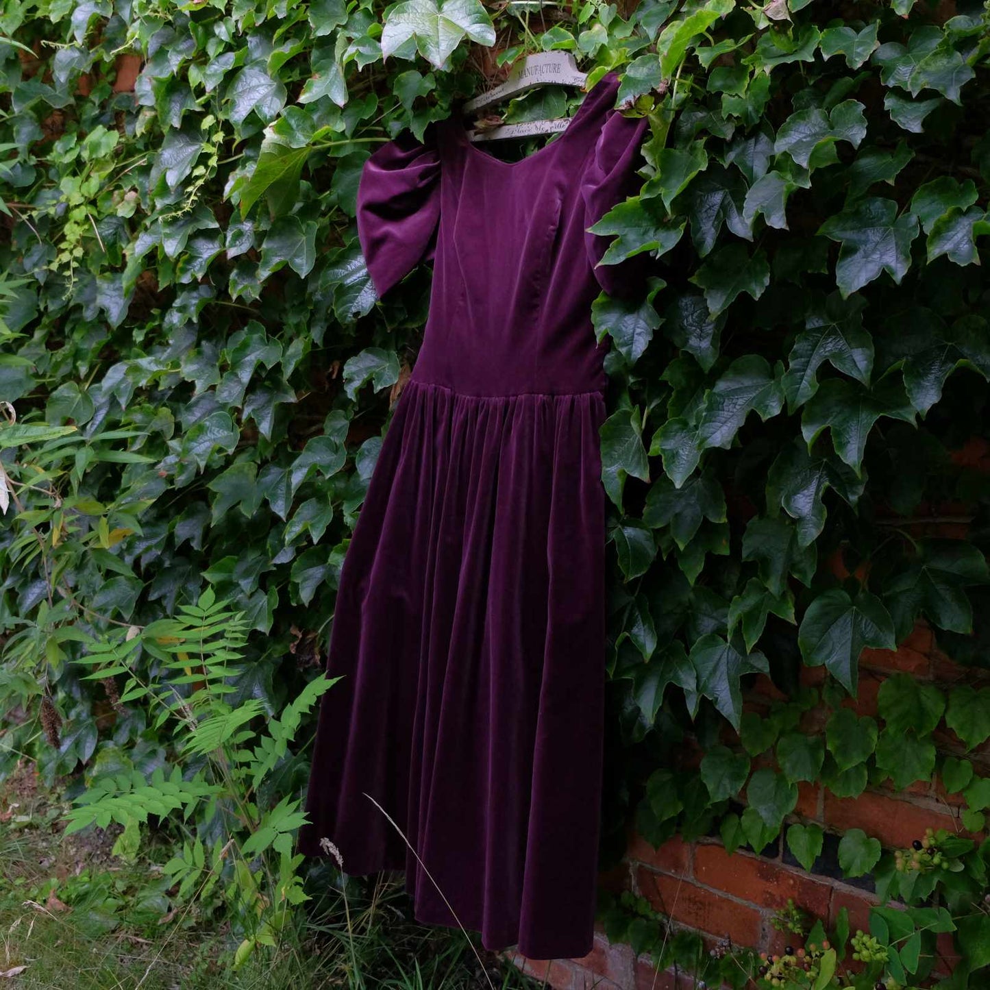 English Classics - Beautiful 1980s Vintage Laura Ashley Purple Velvet Dress - Size 10/12