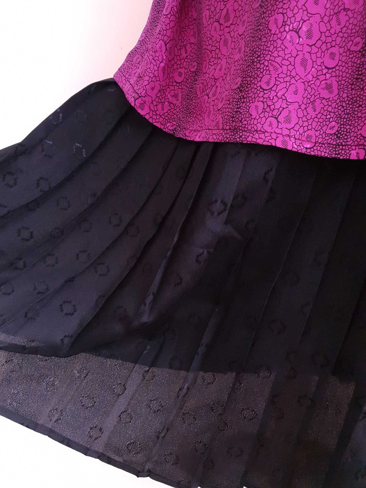 Vintage 1980s Cerise Pink and Black Pleated Dress - Size 16/18