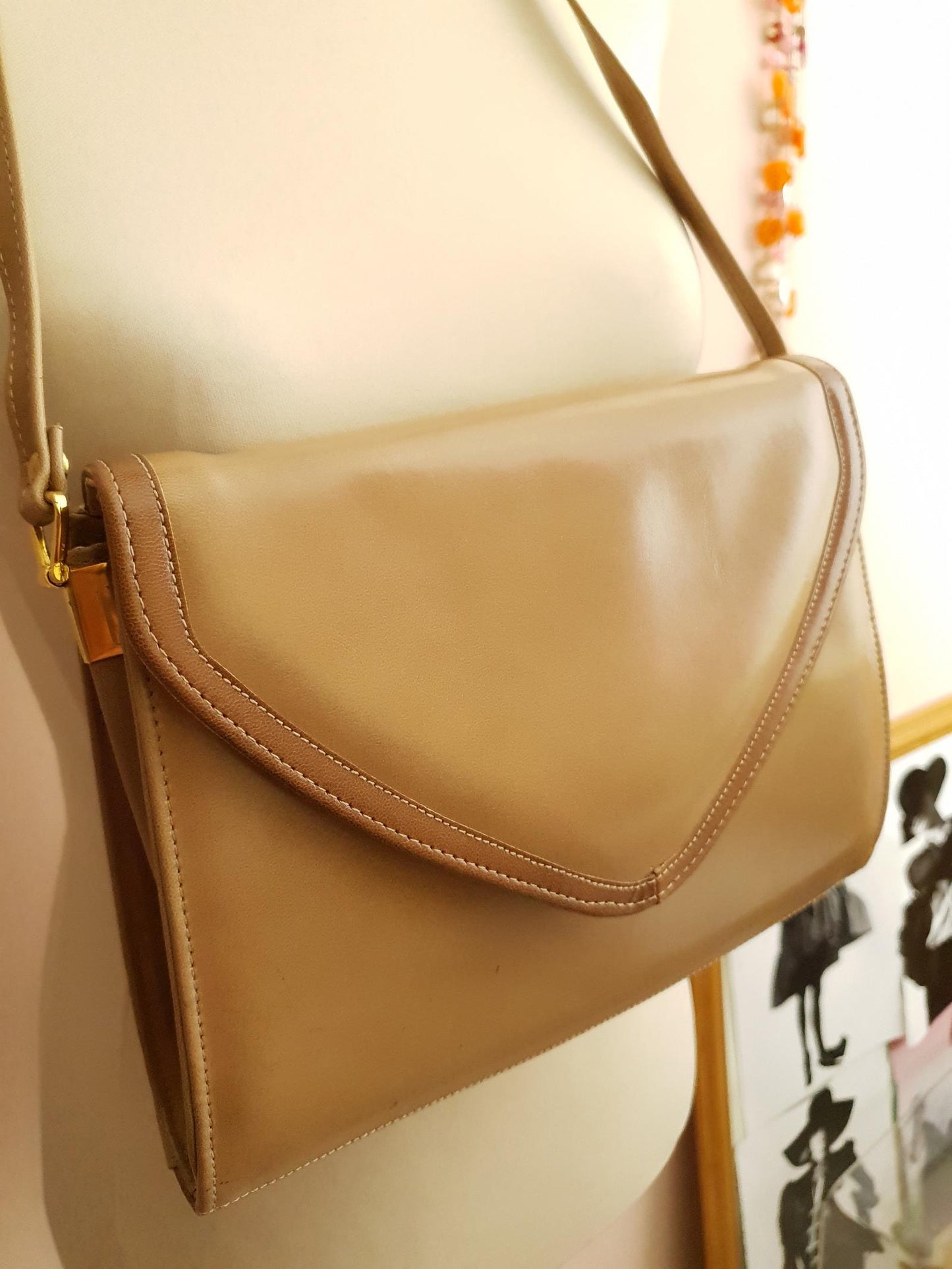 Vintage 1970s Tan Brown Shoulder Bag Handbag